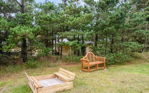 Edeltraut - 900M from the Sea: Cottage, Shed, Hut, Farmhouse, Prairie, Shack, Barn, Log Cabin, Garden Buildings