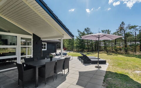 Edeltraut - 900M from the Sea: Cottage, Shed, Hut, Farmhouse, Prairie, Shack, Barn, Log Cabin, Garden Buildings