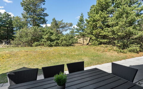 Edeltraut - 900M from the Sea: Cottage, Shed, Hut, Farmhouse, Prairie, Shack, Barn, Log Cabin, Garden Buildings