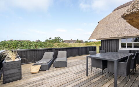 Kajin - 200M from the Sea: Wood, Roof, Architecture, Home, House, Cottage, Siding, Hardwood, Slope, Estate