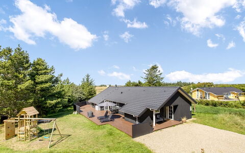 Joseline - 1.8Km from the Sea: Roof, House, Home, Cottage, Door, Siding, Deck, Porch, Plank, Hardwood