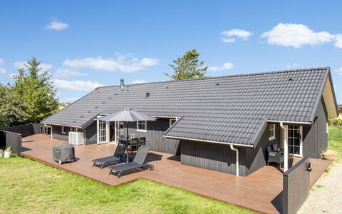 Joseline - 1.8Km from the Sea: Roof, House, Home, Cottage, Door, Siding, Deck, Porch, Plank, Hardwood