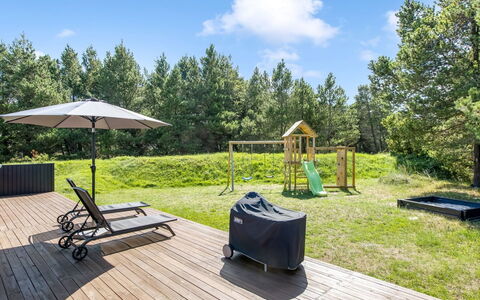 Joseline - 1.8Km from the Sea: Roof, House, Home, Cottage, Door, Siding, Deck, Porch, Plank, Hardwood