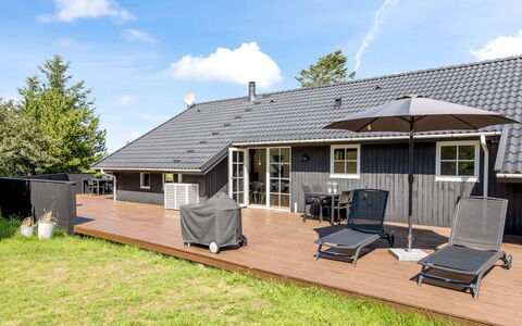 Joseline - 1.8Km from the Sea: Roof, House, Home, Cottage, Door, Siding, Deck, Porch, Plank, Hardwood