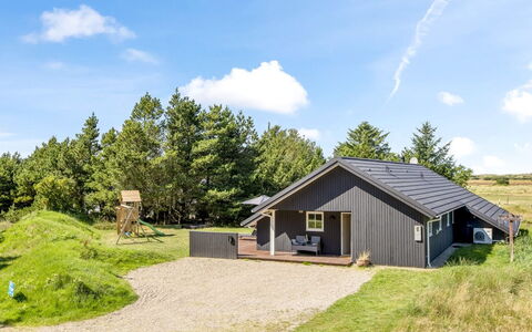 Joseline - 1.8Km from the Sea: Roof, House, Home, Cottage, Door, Siding, Deck, Porch, Plank, Hardwood