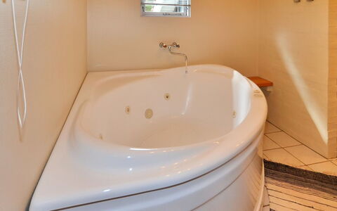 Augustine - 1.6Km from the Sea: Bathroom, Bathtub, Plumbing Fixture, Flooring, Interior Design, Floor, Tap, Plumbing, Room