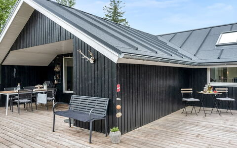 Meinolf - 2Km from the Sea: Wood, Roof, Architecture, Home, House, Cottage, Siding, Hardwood, Slope, Estate