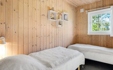Femmy - 600M from the Sea: Wall, Wood, Flooring, Bedroom, Floor, Interior Design, Ceiling, Wood Flooring, Bed, Room