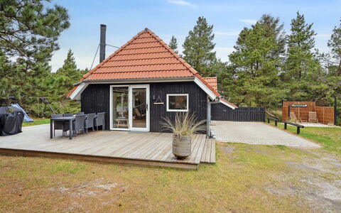 Ginna - 1.3Km from the Sea: Cottage, Shed, Hut, Farmhouse, Prairie, Shack, Barn, Log Cabin, Garden Buildings