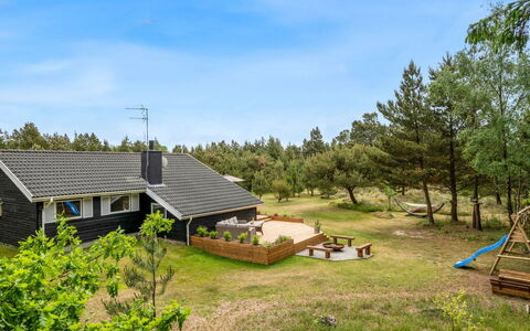 Elske - 1.1Km from the Sea: Wood, Wood Flooring, Flooring, Hardwood, Plank, Wood Stain, Deck, Floor, Home, Siding