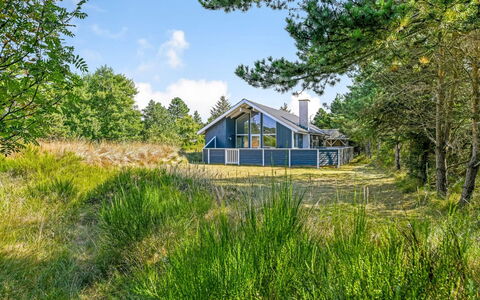 Gundrath - 1.4Km from the Sea: Cottage, Shed, Hut, Farmhouse, Prairie, Shack, Barn, Log Cabin, Garden Buildings