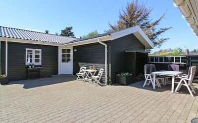 Hillmari - 200M from the Sea