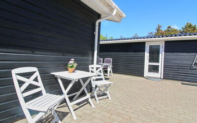 Hillmari - 200M from the Sea