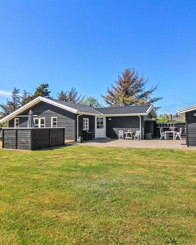 Hillmari - 200M from the Sea