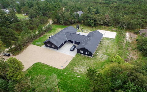 Jeneke - 1.6Km from the Sea: House, Home, Cottage, Estate, Yard, Farmhouse, Siding, Garden Buildings, Porch