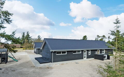 Jeneke - 1.6Km from the Sea: House, Home, Cottage, Estate, Yard, Farmhouse, Siding, Garden Buildings, Porch