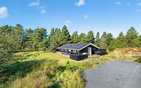 Eirik - 2.5Km from the Sea: House, Home, Roof, Residential Area, Cottage, Estate, Farmhouse, Lawn, Landscaping, Siding
