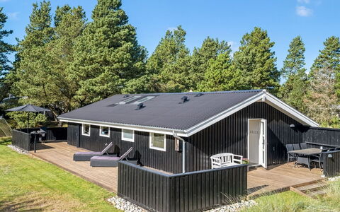Eirik - 2.5Km from the Sea: House, Home, Roof, Residential Area, Cottage, Estate, Farmhouse, Lawn, Landscaping, Siding