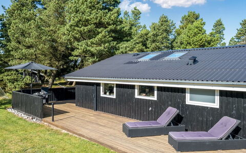 Eirik - 2.5Km from the Sea: House, Home, Roof, Residential Area, Cottage, Estate, Farmhouse, Lawn, Landscaping, Siding