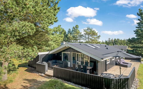 Eirik - 2.5Km from the Sea: House, Home, Roof, Residential Area, Cottage, Estate, Farmhouse, Lawn, Landscaping, Siding