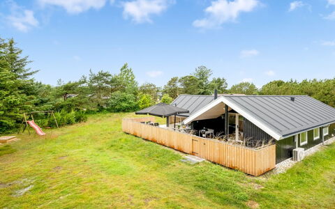 Adde - 1Km from the Sea: Roof, House, Residential Area, Home, Estate, Cottage, Design