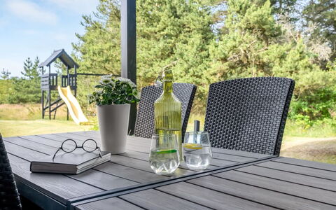 Jonka - 2Km from the Sea: Grass, Grassland, Landscape, Ecoregion, Plain, Plant Community, Land Lot, Outdoor Furniture, Prairie, Shrubland