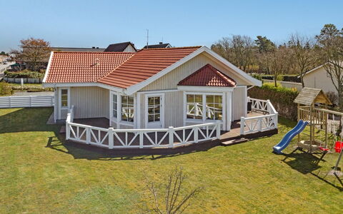 Alfredine - 1Km from the Sea: Wood, Roof, Architecture, Home, House, Cottage, Siding, Hardwood, Slope, Estate