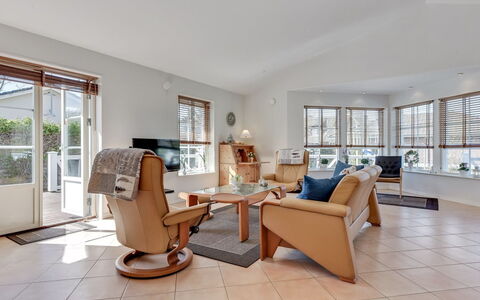 Alfredine - 1Km from the Sea: Wood, Roof, Architecture, Home, House, Cottage, Siding, Hardwood, Slope, Estate