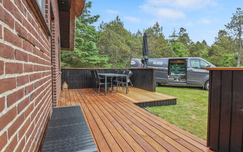 Gunkil - 800M from the Sea: Roof, House, Home, Cottage, Door, Siding, Deck, Porch, Plank, Hardwood