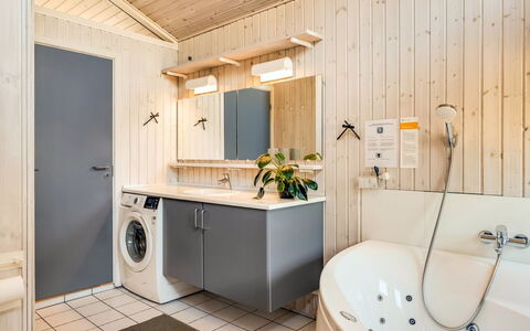 Eltje - 4Km from the Sea: Interior Design, Flooring, Plumbing Fixture, Floor, Wood, Sink, Ceiling, Bathroom Cabinet, Tap, Bathroom