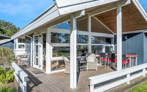 Eltje - 4Km from the Sea: Shade, Porch, Deck, Design, Siding, Hardwood, Outdoor Structure, Awning, Lumber, Plank