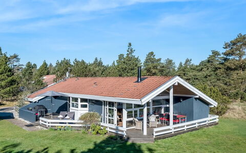 Eltje - 4Km from the Sea: House, Roof, Home, Cottage, Shed, Garden Buildings, Siding, Yard, Log Cabin, Hut