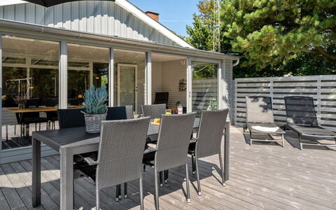 Niels - 1.5Km from the Sea: Cottage, Shed, Hut, Farmhouse, Prairie, Shack, Barn, Log Cabin, Garden Buildings