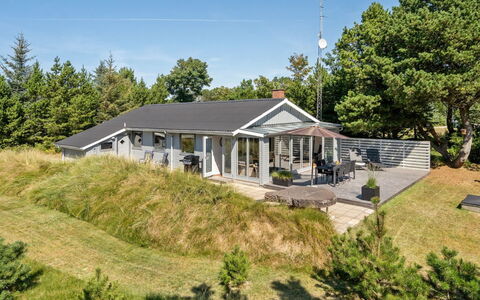 Niels - 1.5Km from the Sea: Cottage, Shed, Hut, Farmhouse, Prairie, Shack, Barn, Log Cabin, Garden Buildings