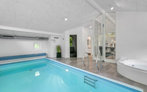 Liviana - from the Sea: Ceiling, Interior Design, Floor, Composite Material, Swimming Pool, Resort, Design, Hotel, Daylighting, Houseplant