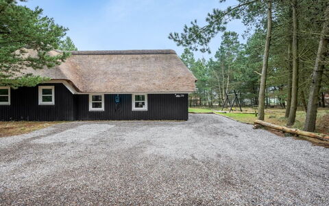 Verna - 800M from the Sea: Thatching, Cottage, House, Roof, Home, Farmhouse, Hut, Estate, Village