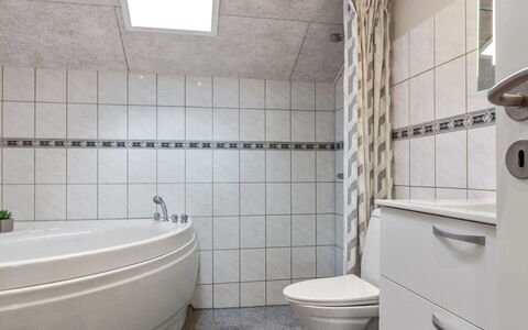 Ria - 250M from the Sea: Flooring, Bathroom, Plumbing Fixture, Floor, Interior Design, Toilet, Toilet Seat, Tile, Plumbing, Room
