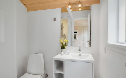 Famke - 1Km from the Sea: Interior Design, Plumbing Fixture, Wall, Flooring, Sink, Floor, Bathroom Sink, Bathroom, Wood, Ceiling