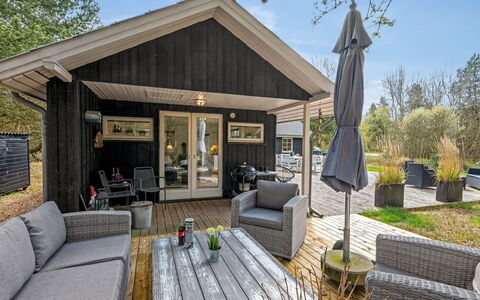Ufred - 1.3Km to the Fjord: Roof, Home, House, Siding, Cottage, Composite Material, Door, Sash Window, Estate, Chimney