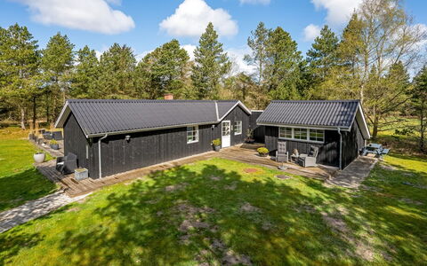 Ufred - 1.3Km to the Fjord: Roof, Home, House, Siding, Cottage, Composite Material, Door, Sash Window, Estate, Chimney