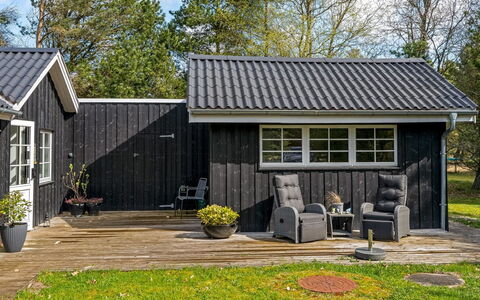 Ufred - 1.3Km to the Fjord: Roof, Home, House, Siding, Cottage, Composite Material, Door, Sash Window, Estate, Chimney