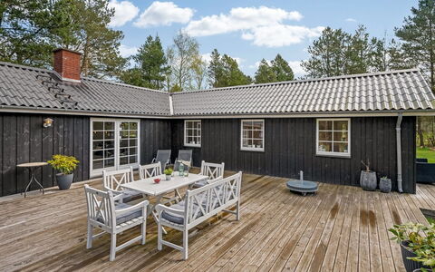 Ufred - 1.3Km to the Fjord: Roof, Home, House, Siding, Cottage, Composite Material, Door, Sash Window, Estate, Chimney
