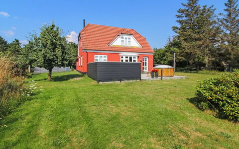 Thorlak - 1Km from the Sea: Grass, House, Roof, Home, Cottage, Rural Area, Land Lot, Lawn, Farmhouse, Garden