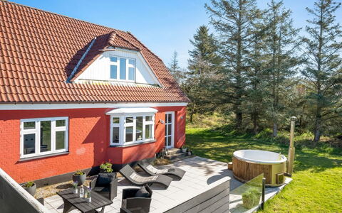 Thorlak - 1Km from the Sea: House, Home, Cottage, Estate, Yard, Farmhouse, Siding, Garden Buildings, Porch