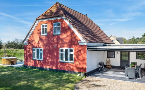 Thorlak - 1Km from the Sea: Cottage, Shed, Hut, Farmhouse, Prairie, Shack, Barn, Log Cabin, Garden Buildings