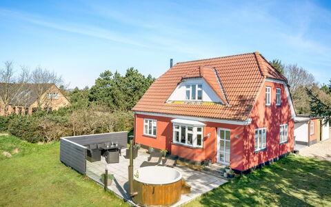Thorlak - 1Km from the Sea: Cottage, Shed, Hut, Farmhouse, Prairie, Shack, Barn, Log Cabin, Garden Buildings
