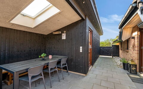 Mico - 500M from the Sea: Cottage, Shed, Hut, Farmhouse, Prairie, Shack, Barn, Log Cabin, Garden Buildings