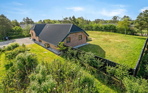 Mico - 500M from the Sea: Cottage, Shed, Hut, Farmhouse, Prairie, Shack, Barn, Log Cabin, Garden Buildings