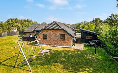 Mico - 500M from the Sea: Cottage, Shed, Hut, Farmhouse, Prairie, Shack, Barn, Log Cabin, Garden Buildings