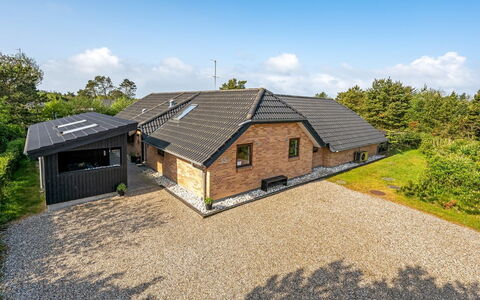 Mico - 500M from the Sea: Cottage, Shed, Hut, Farmhouse, Prairie, Shack, Barn, Log Cabin, Garden Buildings